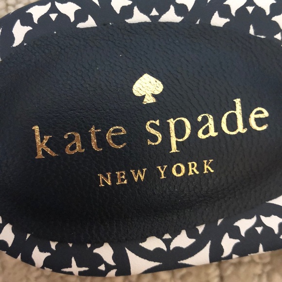 Brand new never been worn Kate spade flip flops - Picture 3 of 4